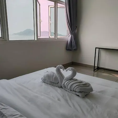 Invincible Seaview Vacation Condo 3R3B 8Pax Bayan Lepas Exterior photo