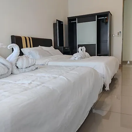 Invincible Seaview Vacation Condo 3R3B 8Pax Bayan Lepas Exterior photo