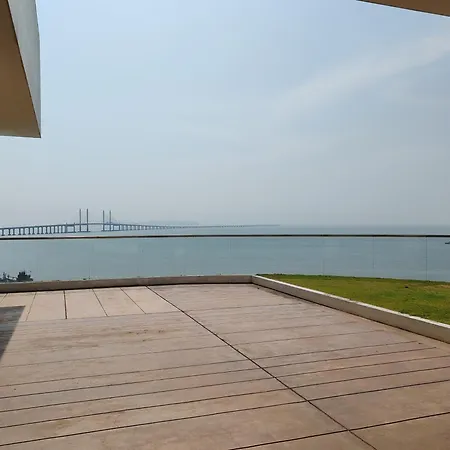 Invincible Seaview Vacation Condo 3R3B 8Pax Bayan Lepas Exterior photo