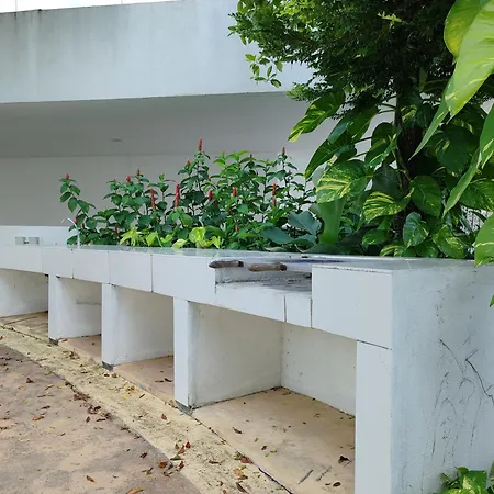 Invincible Seaview Vacation Condo 3R3B 8Pax Bayan Lepas Exterior photo