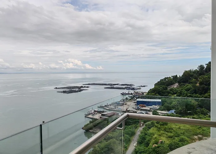 Invincible Seaview Vacation Condo 3R3B 8Pax
