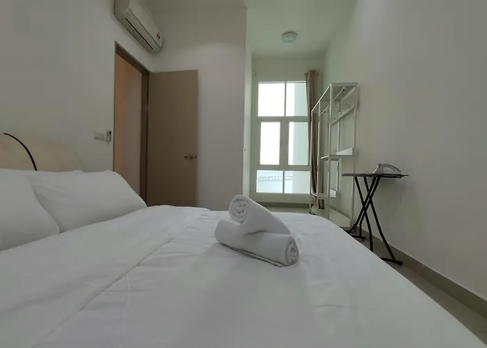 Invincible Seaview Vacation Condo 3R3B 8Pax