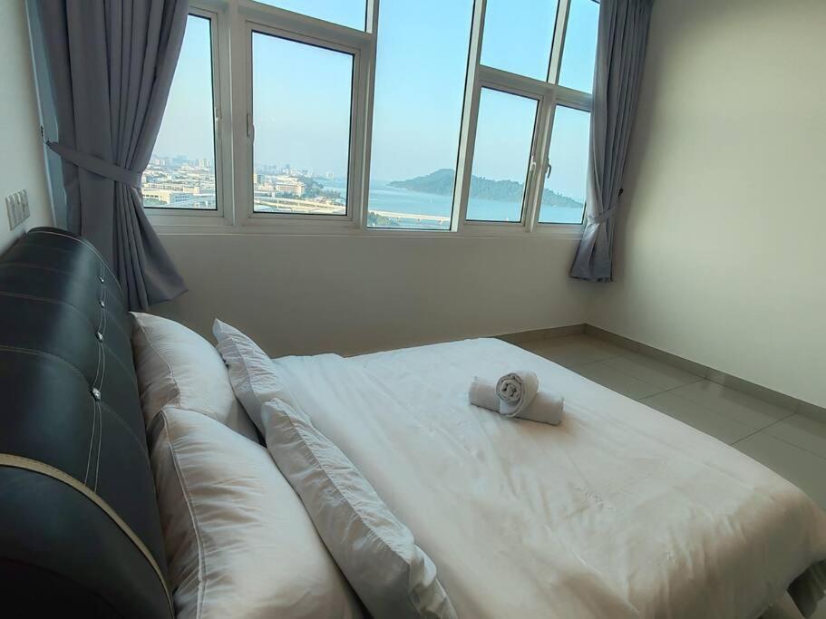 Apartment Invincible Seaview Vacation 3r3b 8pax