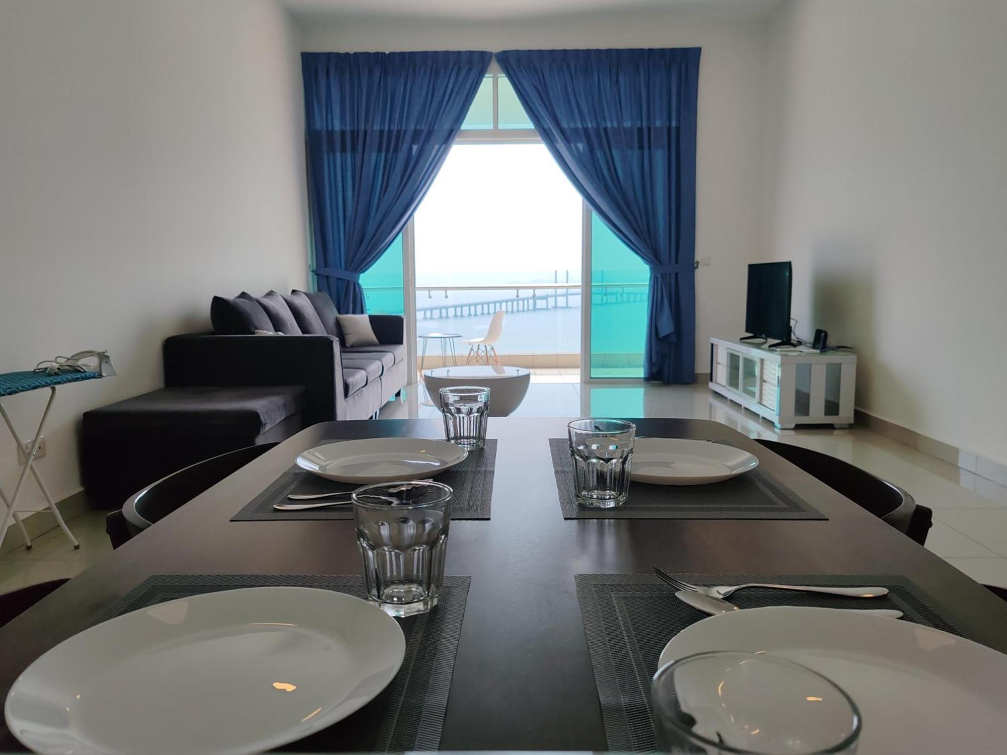 Invincible Seaview Vacation 3r3b 8pax Apartment *