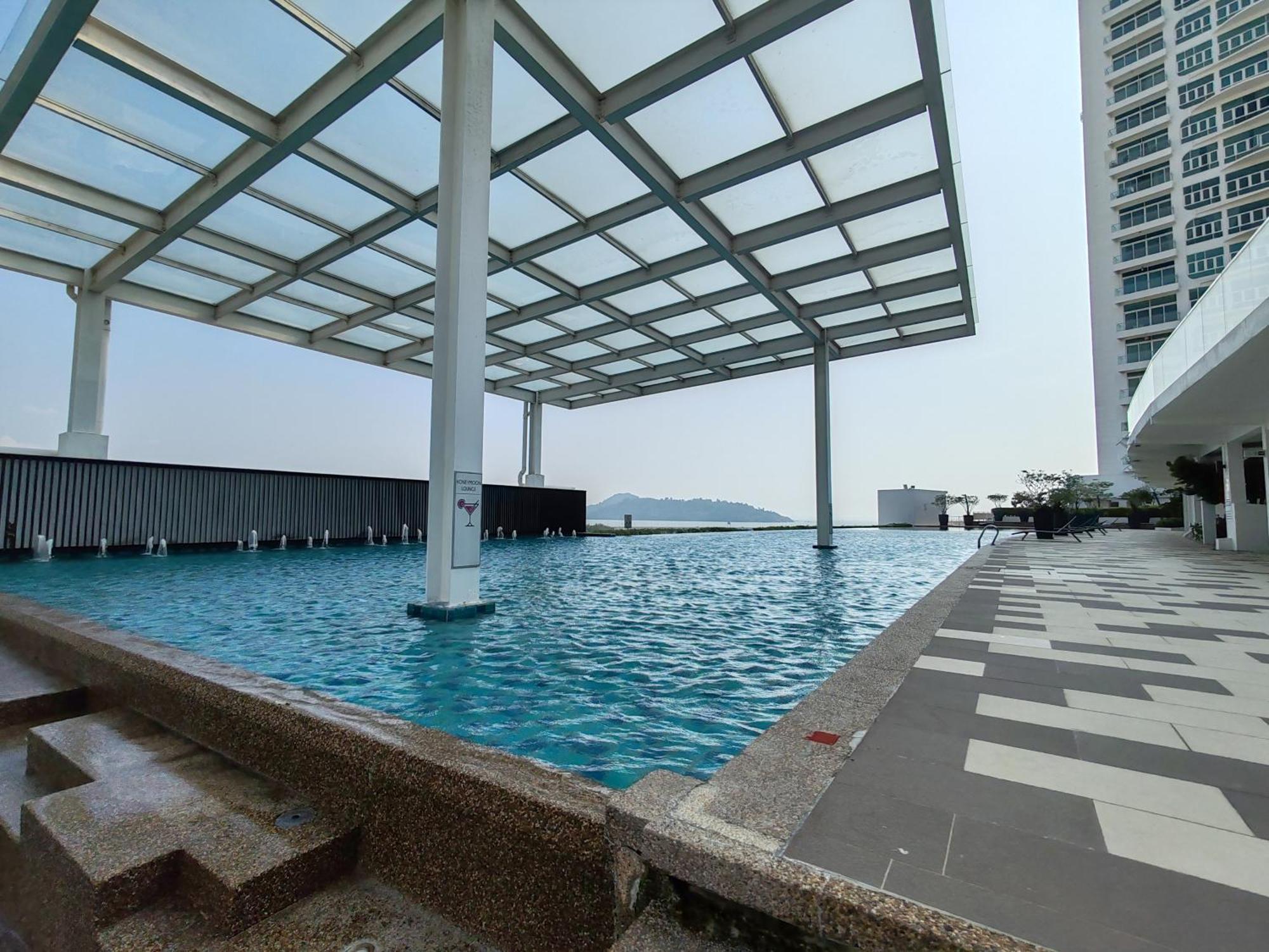 Apartment Invincible Seaview Vacation 3r3b 8pax Bayan Lepas