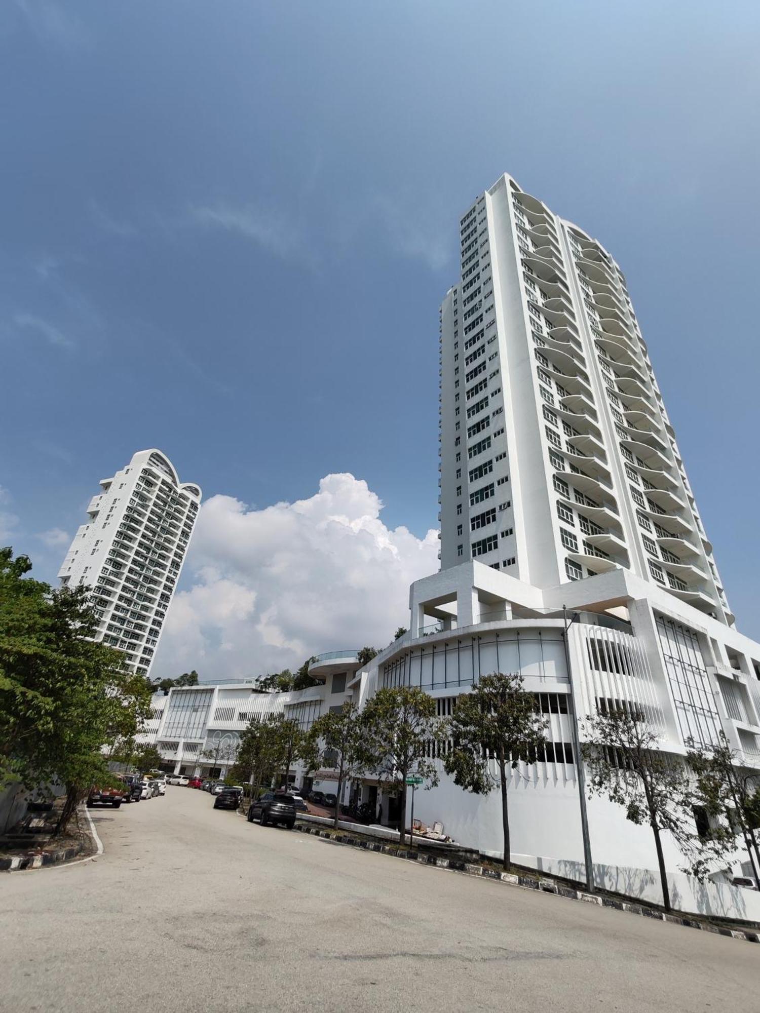 Invincible Seaview Vacation 3r3b 8pax Apartment *