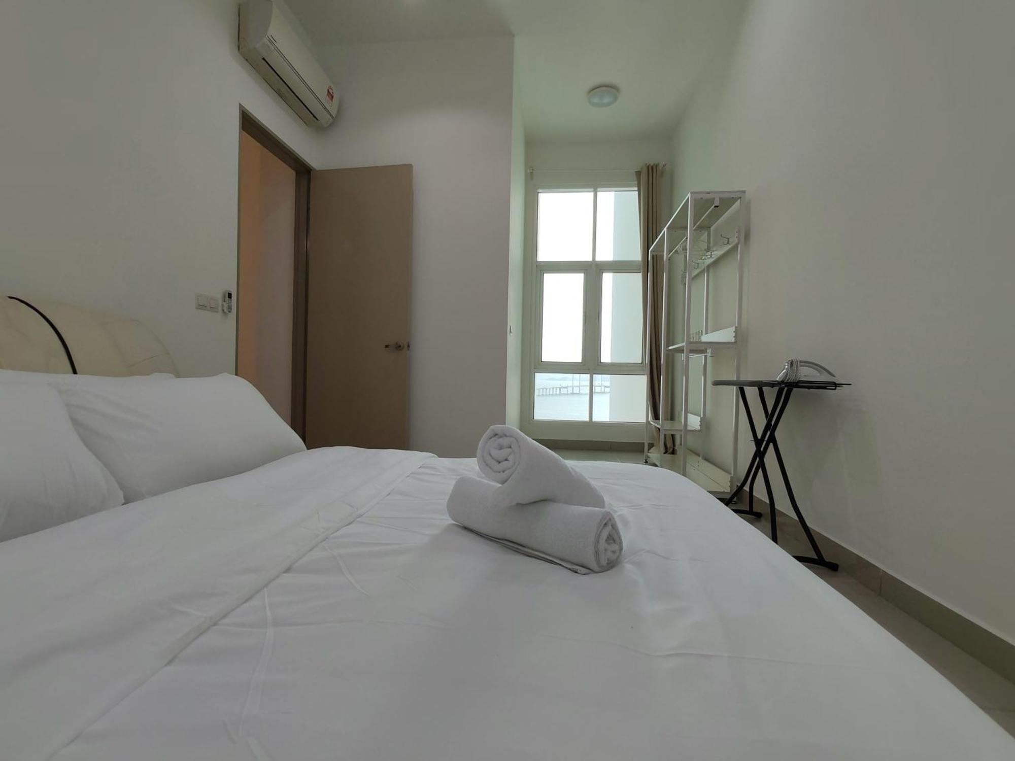 Apartment Invincible Seaview Vacation 3r3b 8pax