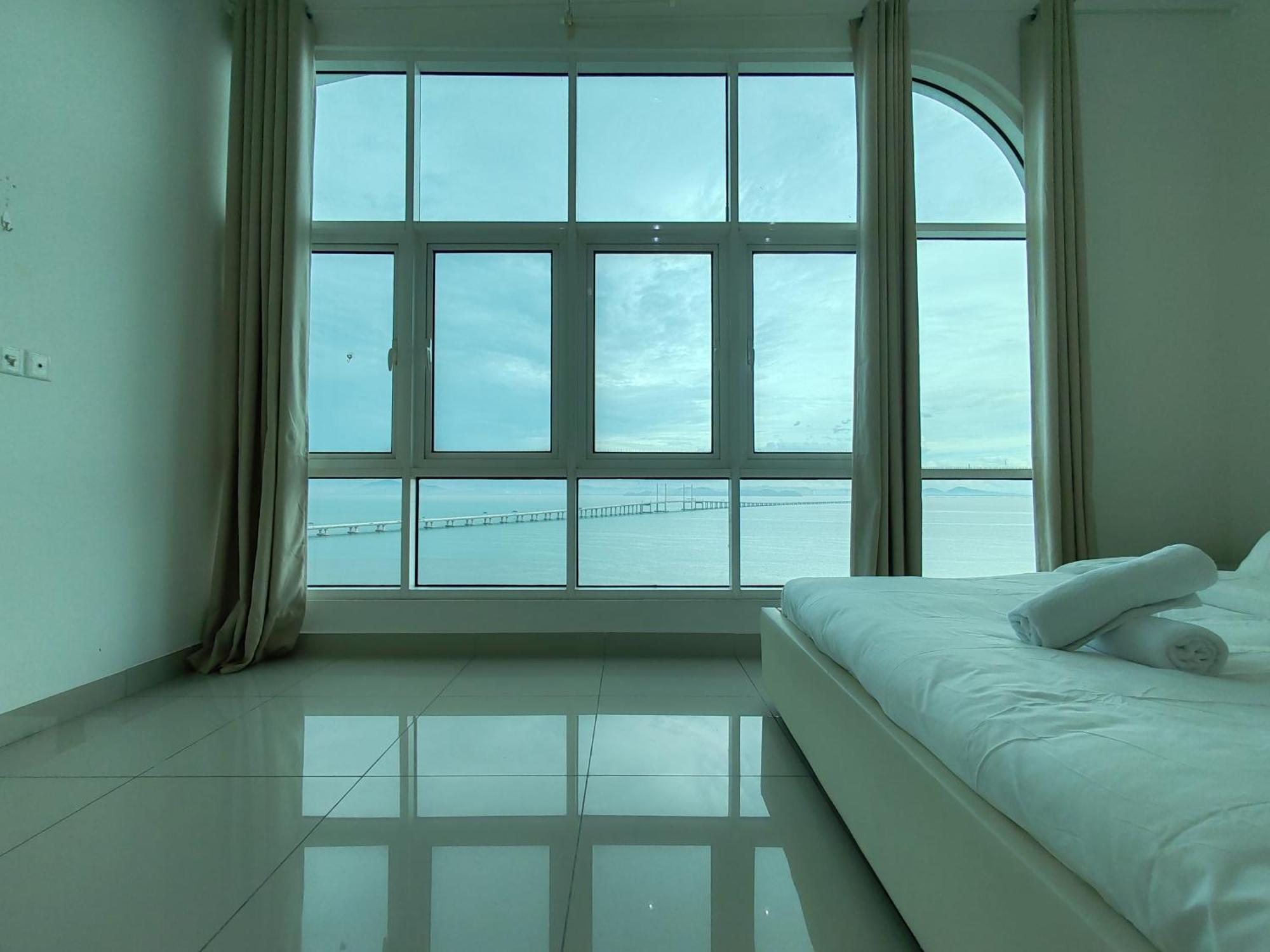 Apartment Invincible Seaview Vacation 3r3b 8pax