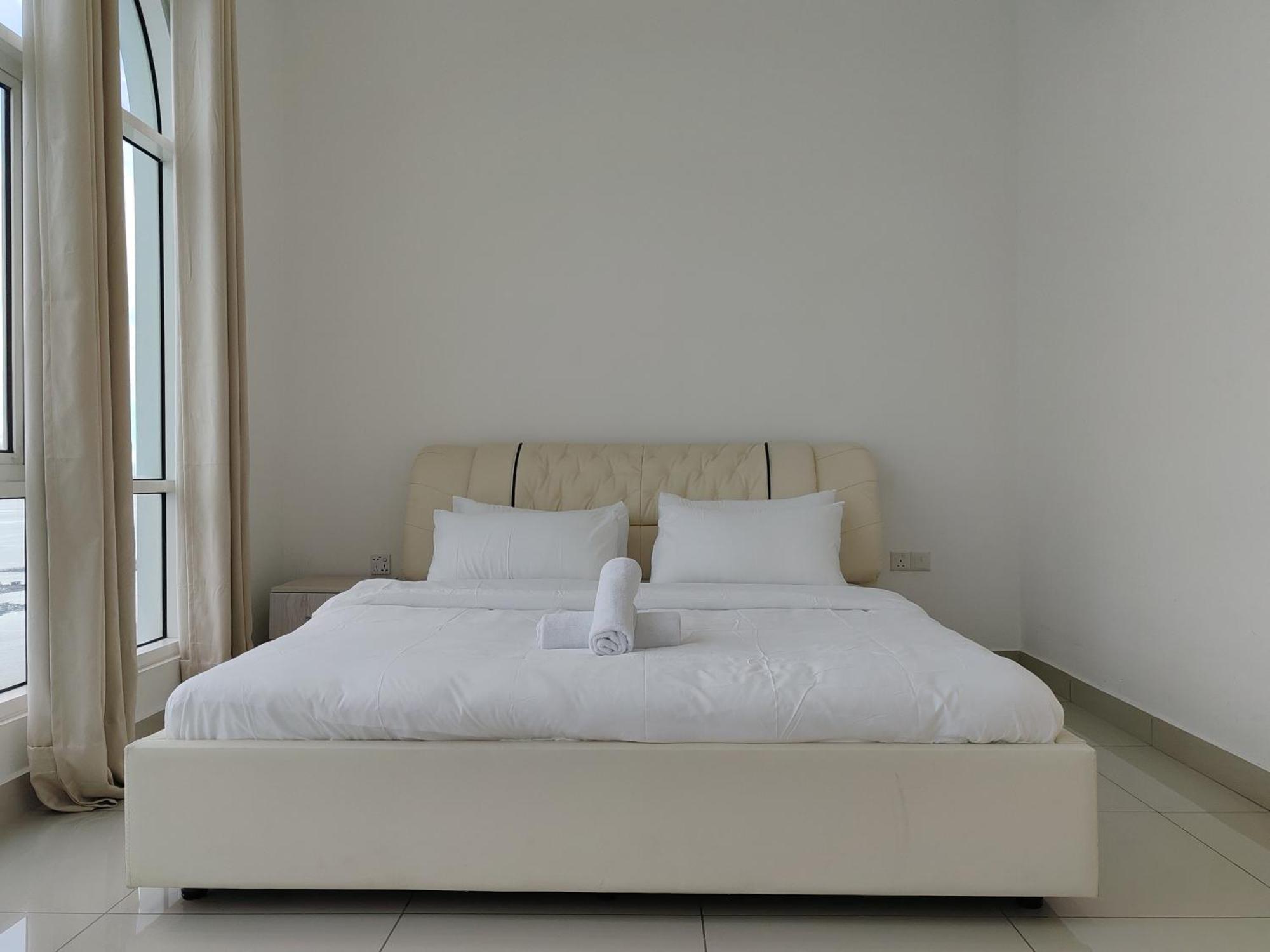 Invincible Seaview Vacation 3r3b 8pax Apartment *